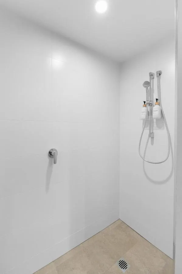 The Eton - Brand New Nundah Modern 1 Bedroom Apt With Parking, Netflix بريزبين